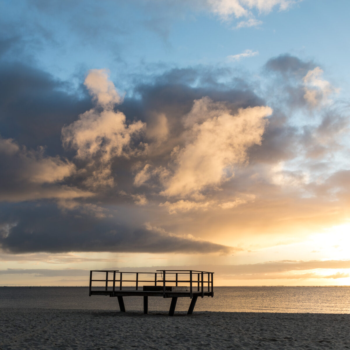 DLRG-Steg-im-Herbst,-Hörnum-auf-Sylt